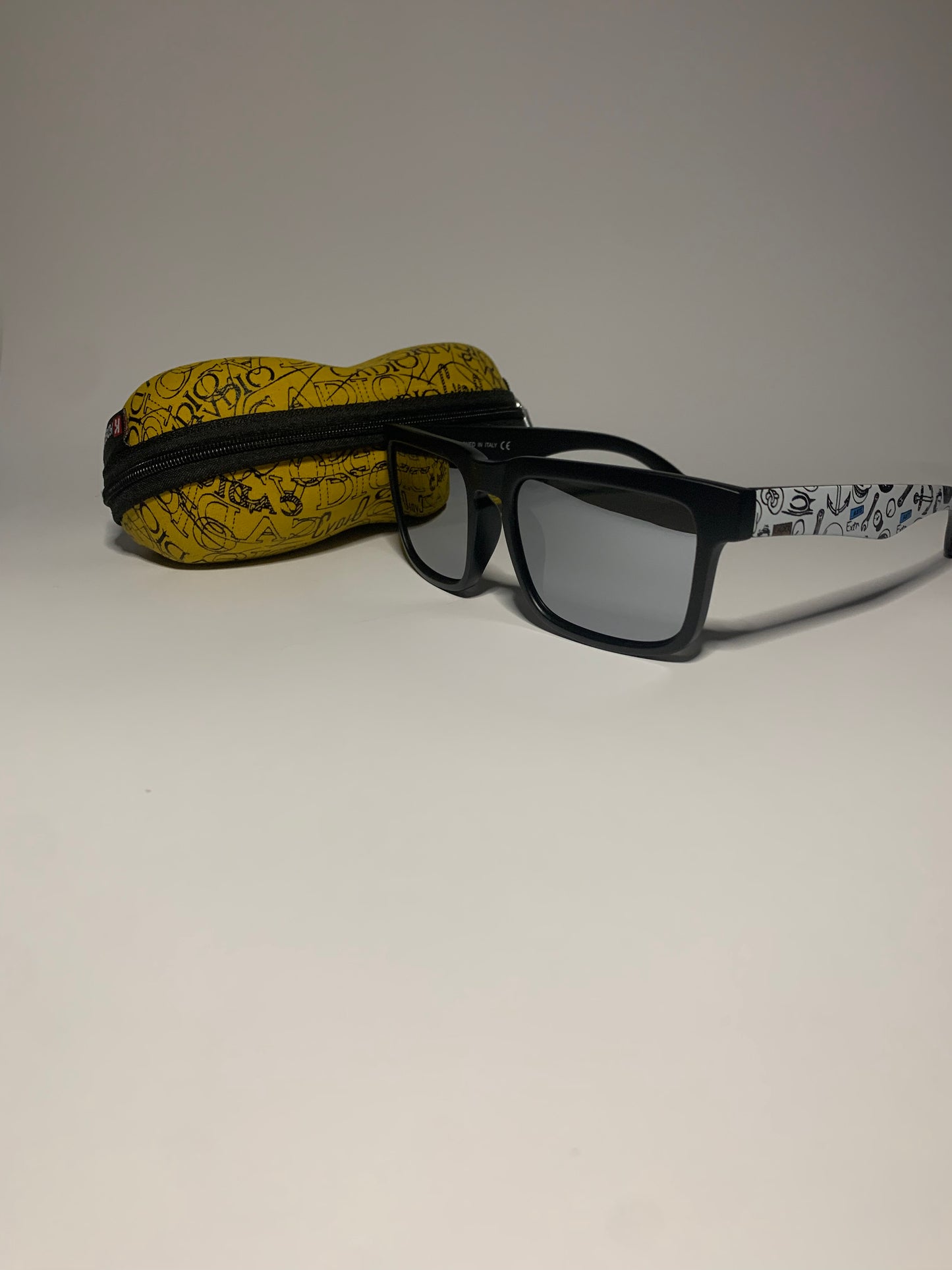 SKULLWAVE - BLACK & SILVER WAYFARER - STRAYA wayfarer